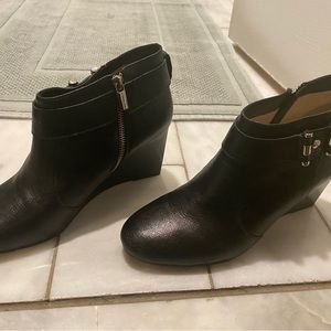 Michael Kors size 10M wedge booty